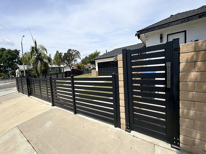 Residential Entrance Solutions Premium Aluminum Fencing & Gates for Modern Homes